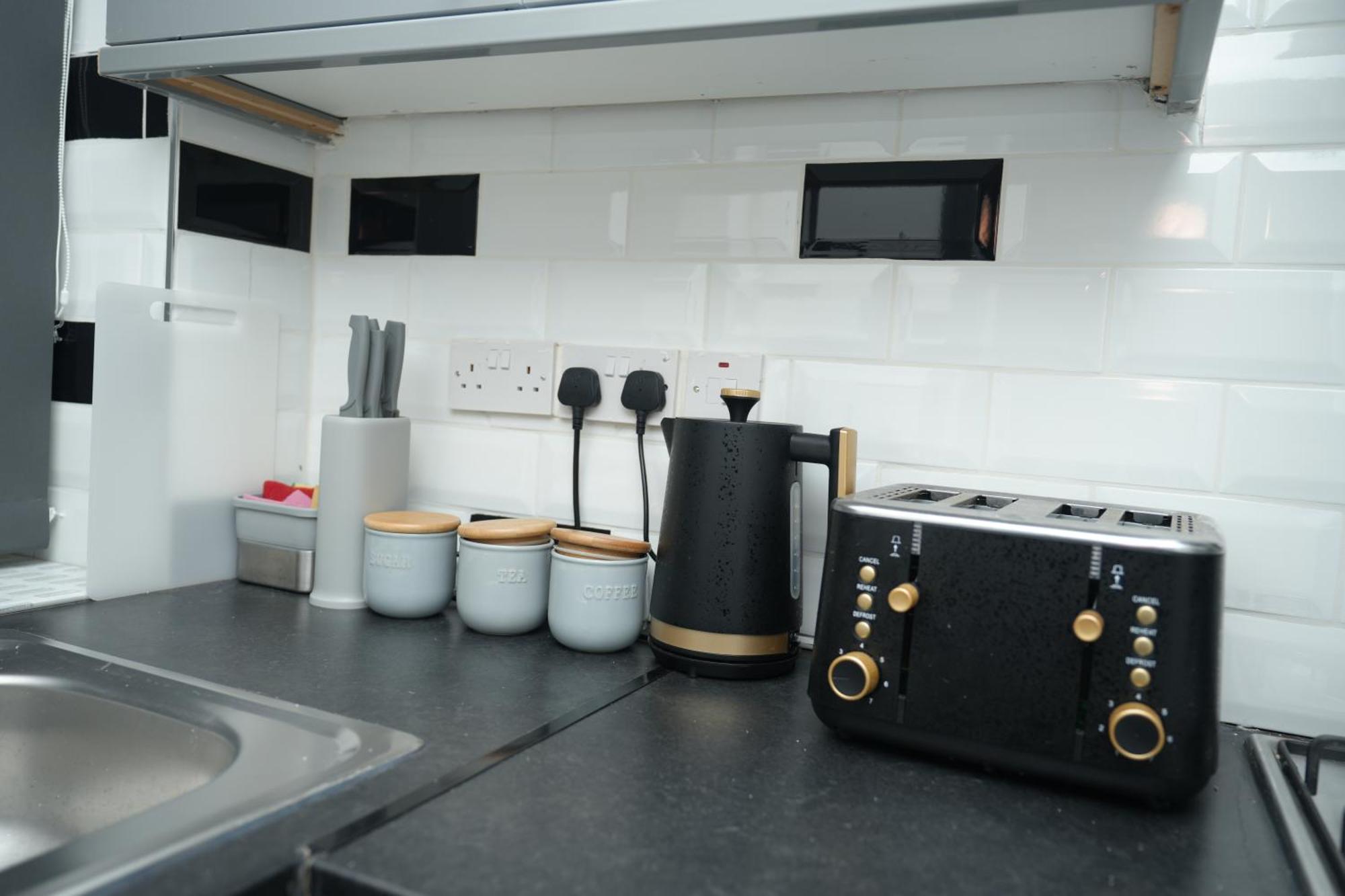 Luxury Three Bed House * Bradford (West Yorkshire)